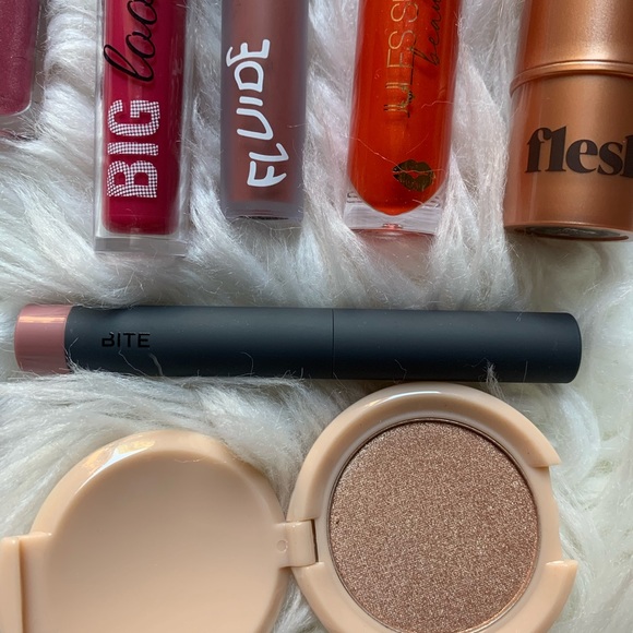 Lips and highlight bundle - Picture 2 of 6